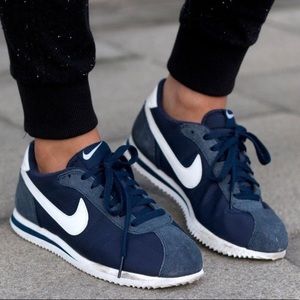 mens nike navy blue sneakers